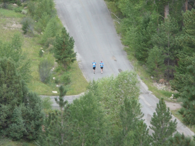 Photo of two racers near the beginning of the 2010 Tower Rock Run 10K